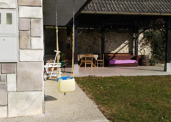 Hébergement de vacances House David *